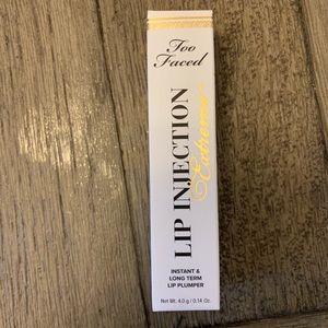 Too Faced Lip Injection Extreme